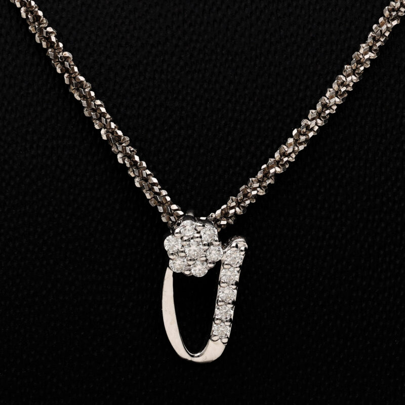 Amazing Flower Lab Grown Diamond Pendant