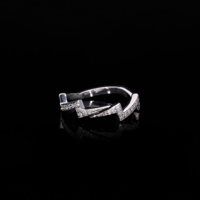 Minimal Nature Inspired Diamond Ring