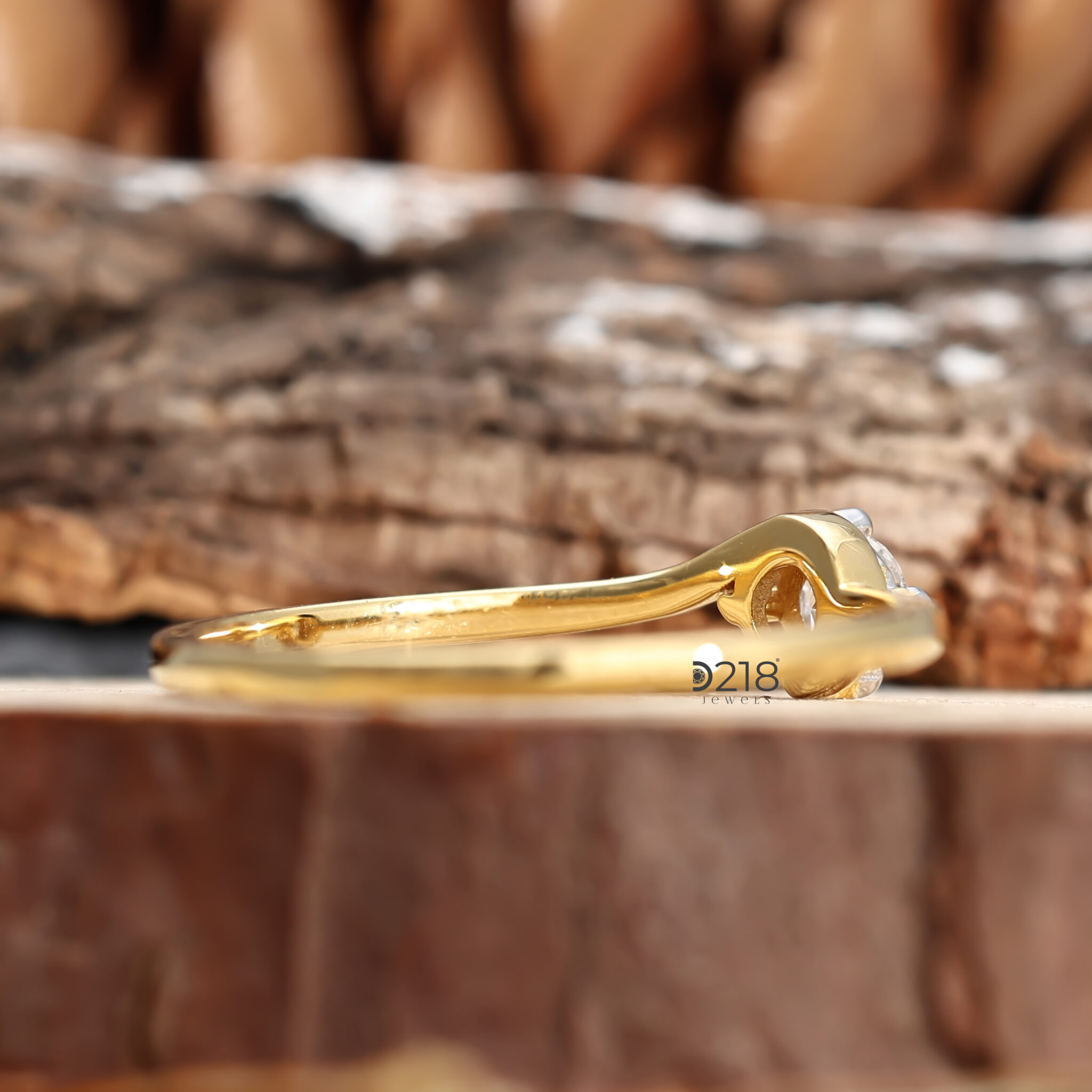 Stunning Ainsley Earhardt's Round Solitiare Engagement Ring - D218 Jewels