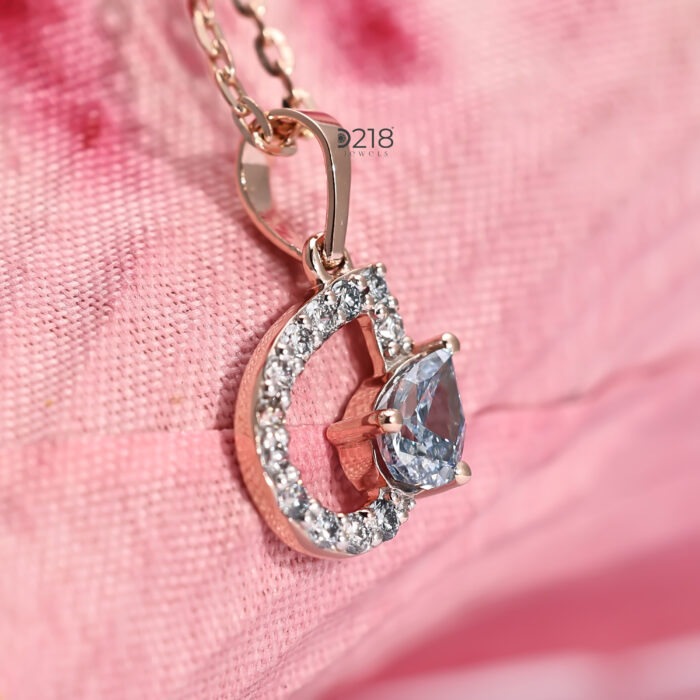 lab grown diamond pendant