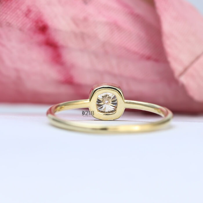 solitaire ring